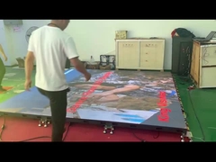 El cartel interior llevó la pantalla